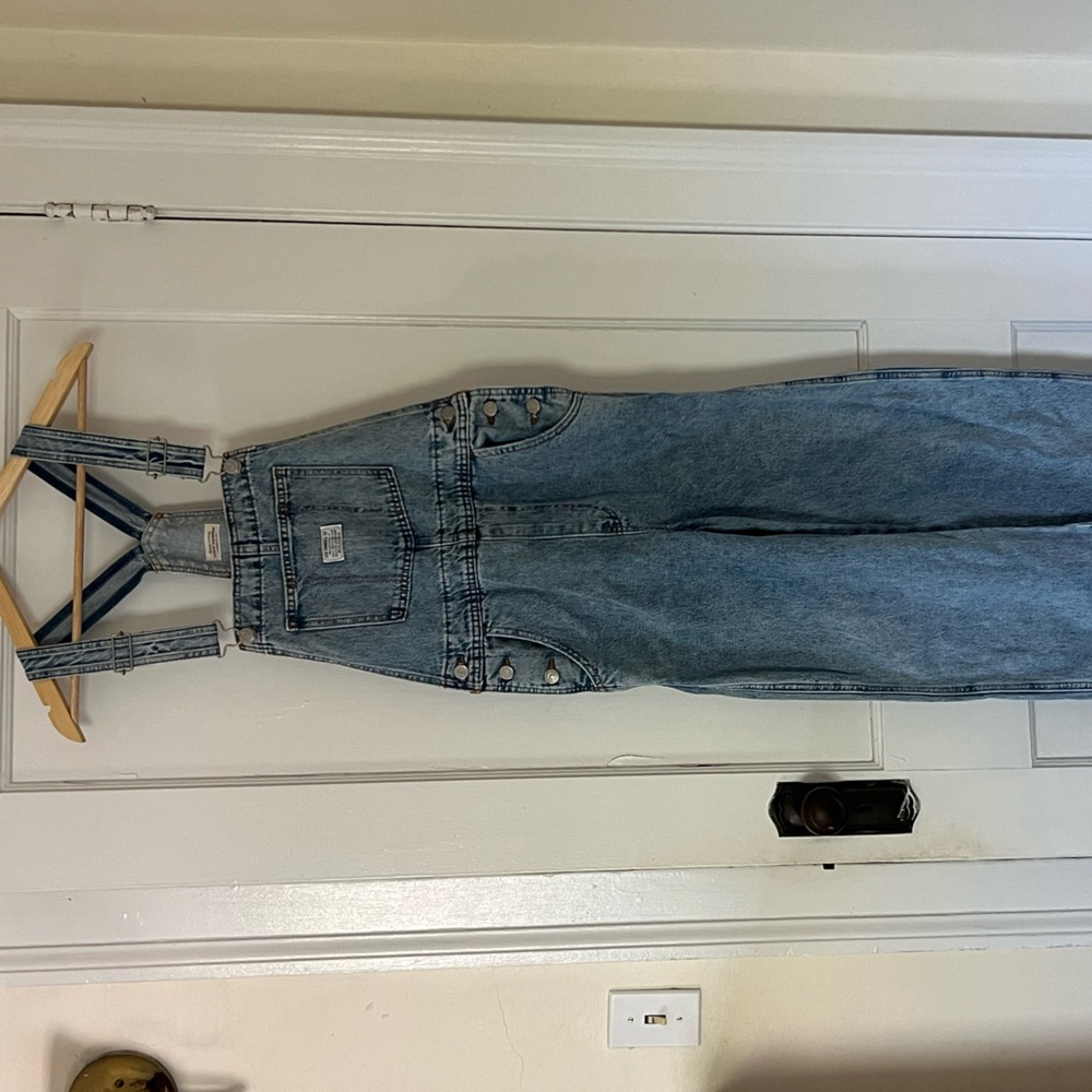 Levi’s overalls size small